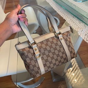 💯% authentic Gucci bag
